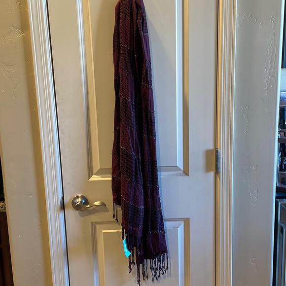 Maurices scarf -NWT - Picture 2 of 4